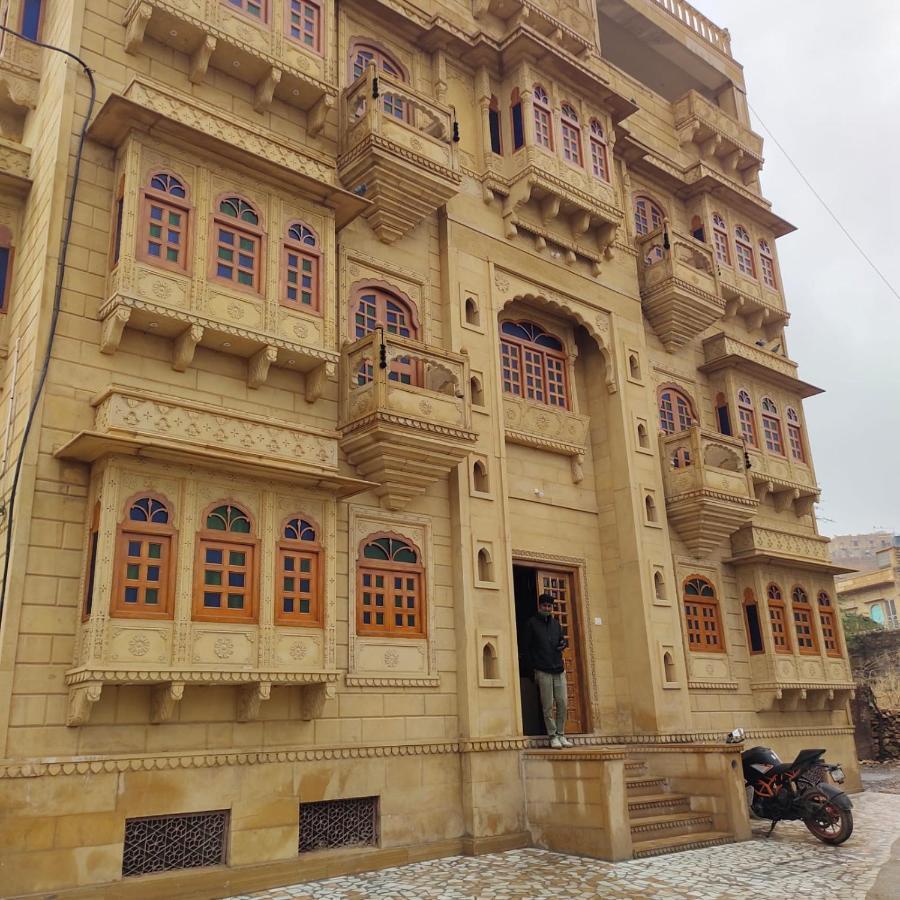 Golden Marigold Hotel Jaisalmer Bagian luar foto