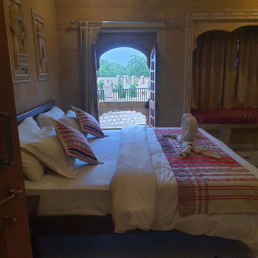 Golden Marigold Hotel Jaisalmer Bagian luar foto
