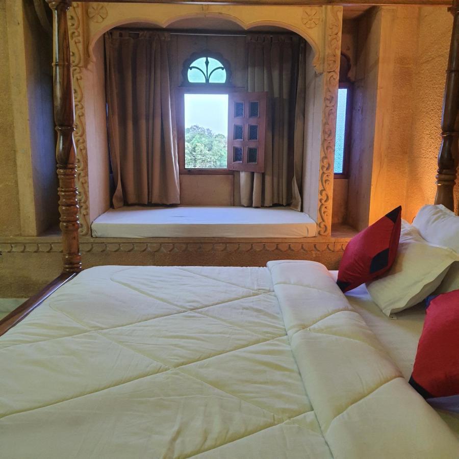 Golden Marigold Hotel Jaisalmer Bagian luar foto