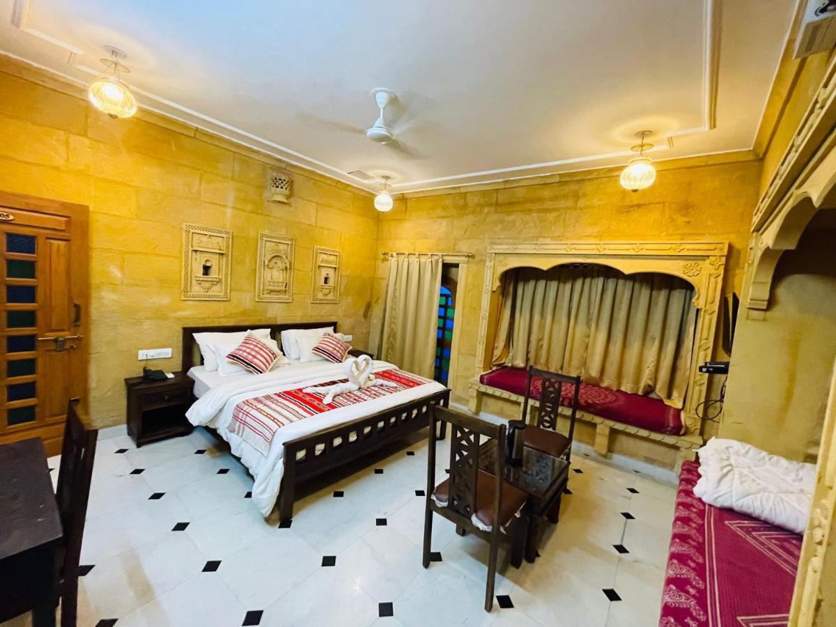 Golden Marigold Hotel Jaisalmer Bagian luar foto