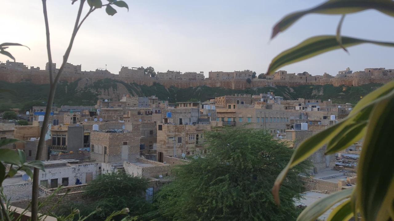 Golden Marigold Hotel Jaisalmer Bagian luar foto
