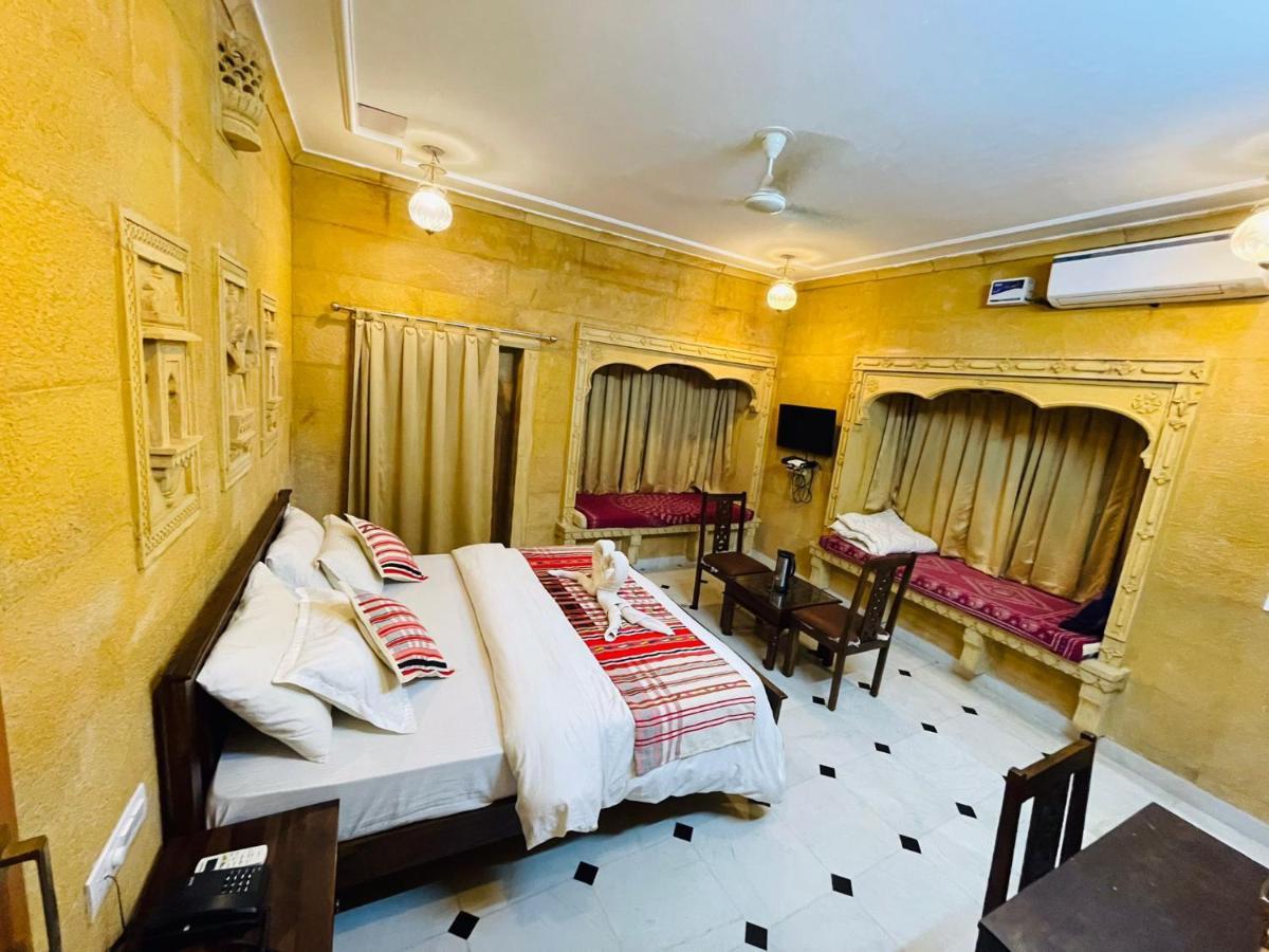 Golden Marigold Hotel Jaisalmer Bagian luar foto