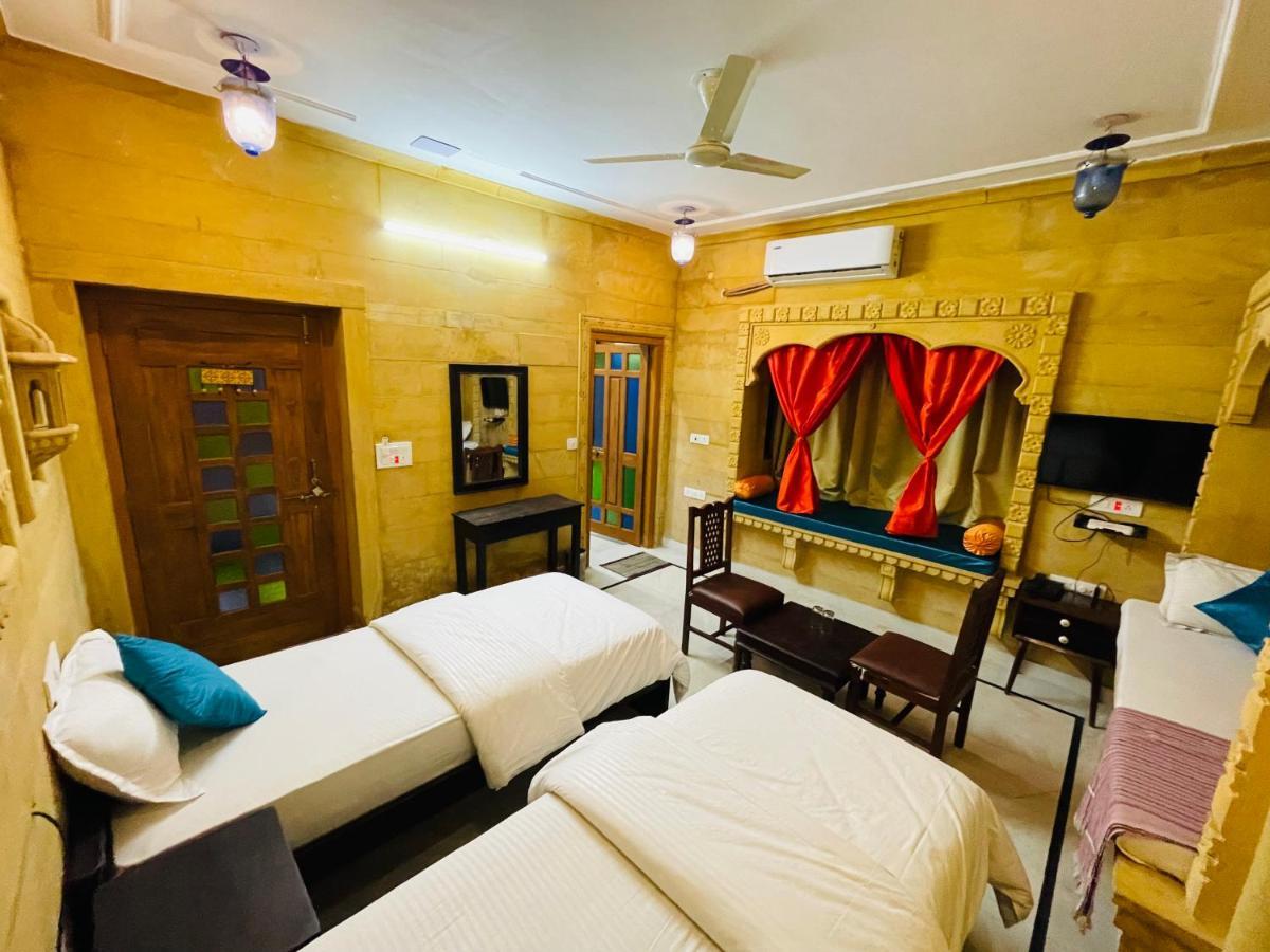 Golden Marigold Hotel Jaisalmer Bagian luar foto