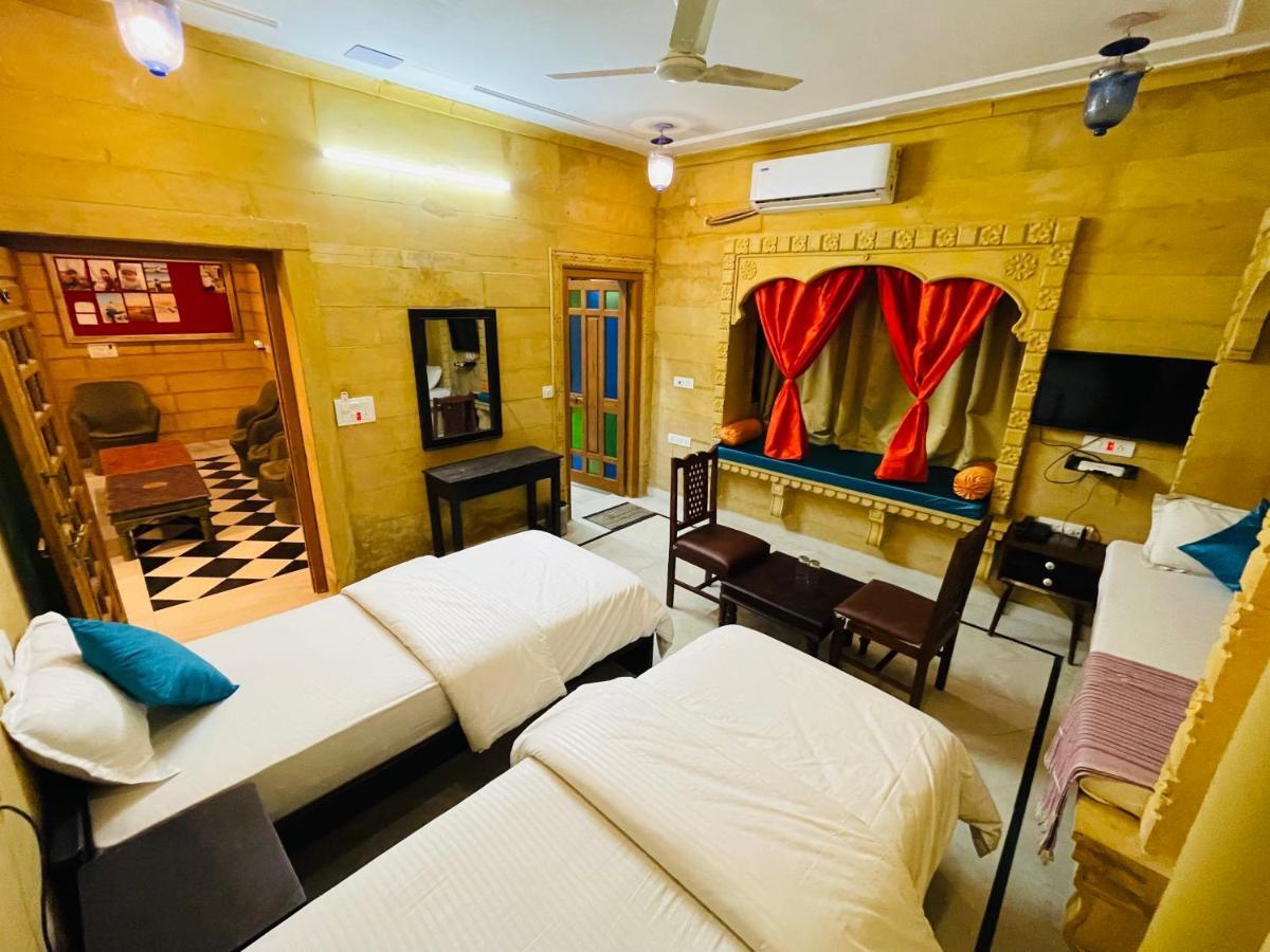 Golden Marigold Hotel Jaisalmer Bagian luar foto