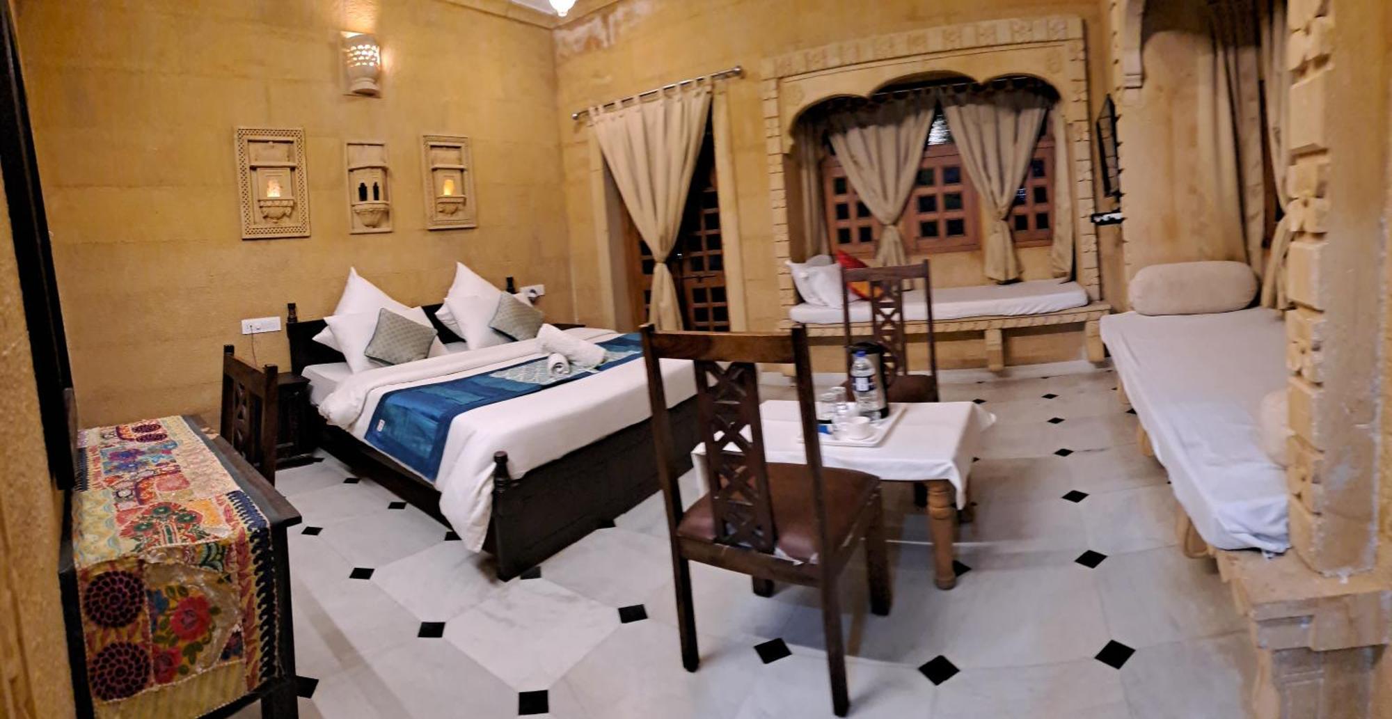 Golden Marigold Hotel Jaisalmer Bagian luar foto