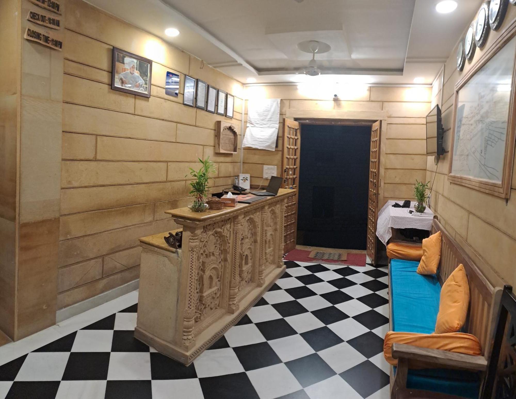 Golden Marigold Hotel Jaisalmer Bagian luar foto